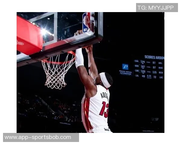 热火队斯波称赞热巴韦尔在篮板拼抢中的统治力对球队至关重要